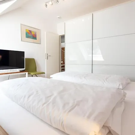 Kaept'n Nelson, App 15